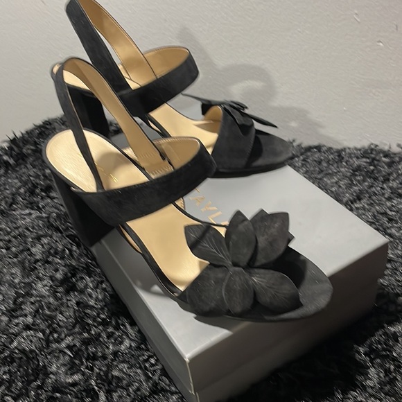 Ann Taylor Black Suede Flower Heel - 9 1/2 New in Box - Picture 7 of 8